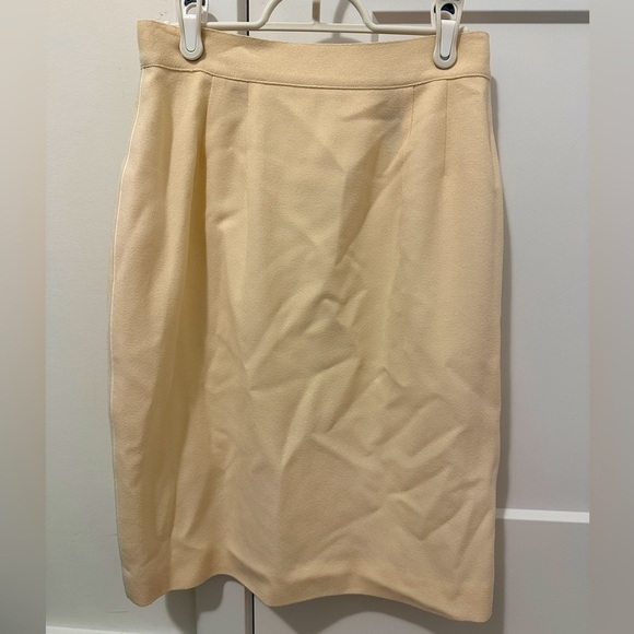 Lord & Taylor Cream 100% Wool Pencil Skirt Size 8P Petite Women’s - Picture 1 of 10